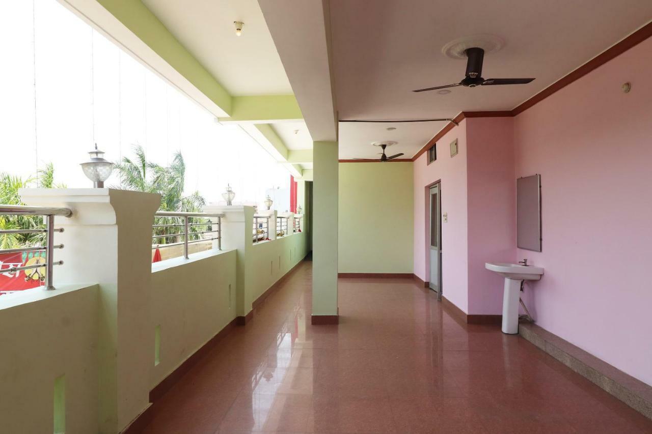 Oyo 31112 Hotel Abhinandan Palace Rāipur Exteriör bild